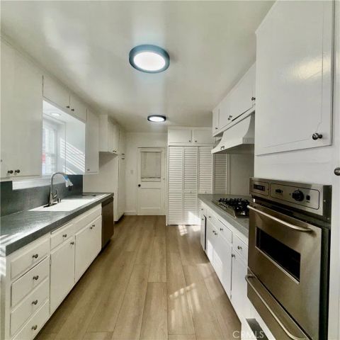 7407 Dunfield, Los Angeles, CA 90045