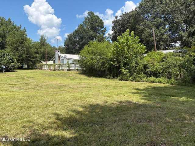 11 Rainbow Street, Natchez, MS 39120