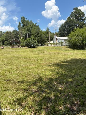 11 Rainbow Street, Natchez, MS 39120