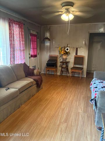 11 Rainbow Street, Natchez, MS 39120