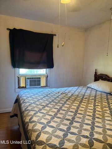 11 Rainbow Street, Natchez, MS 39120