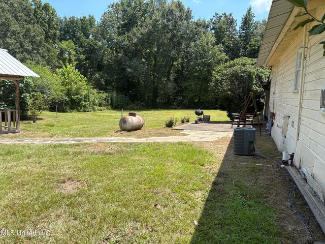 11 Rainbow Street, Natchez, MS 39120