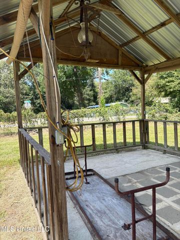 11 Rainbow Street, Natchez, MS 39120
