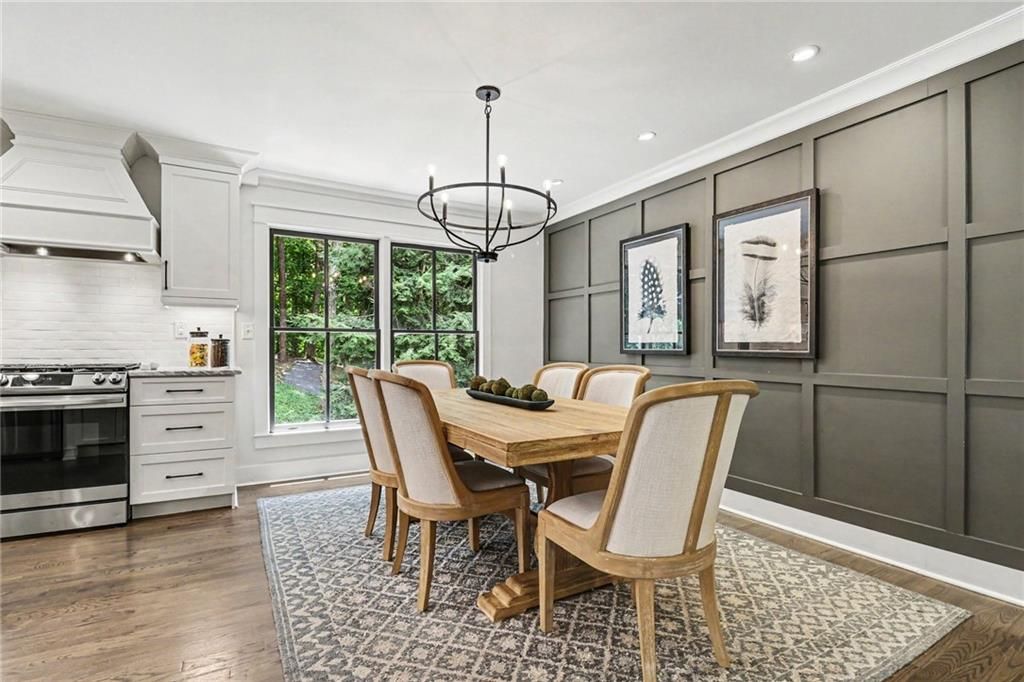 Image 10 of property listing at 1711 W Nancy Creek Drive NE, Atlanta, GA 30319