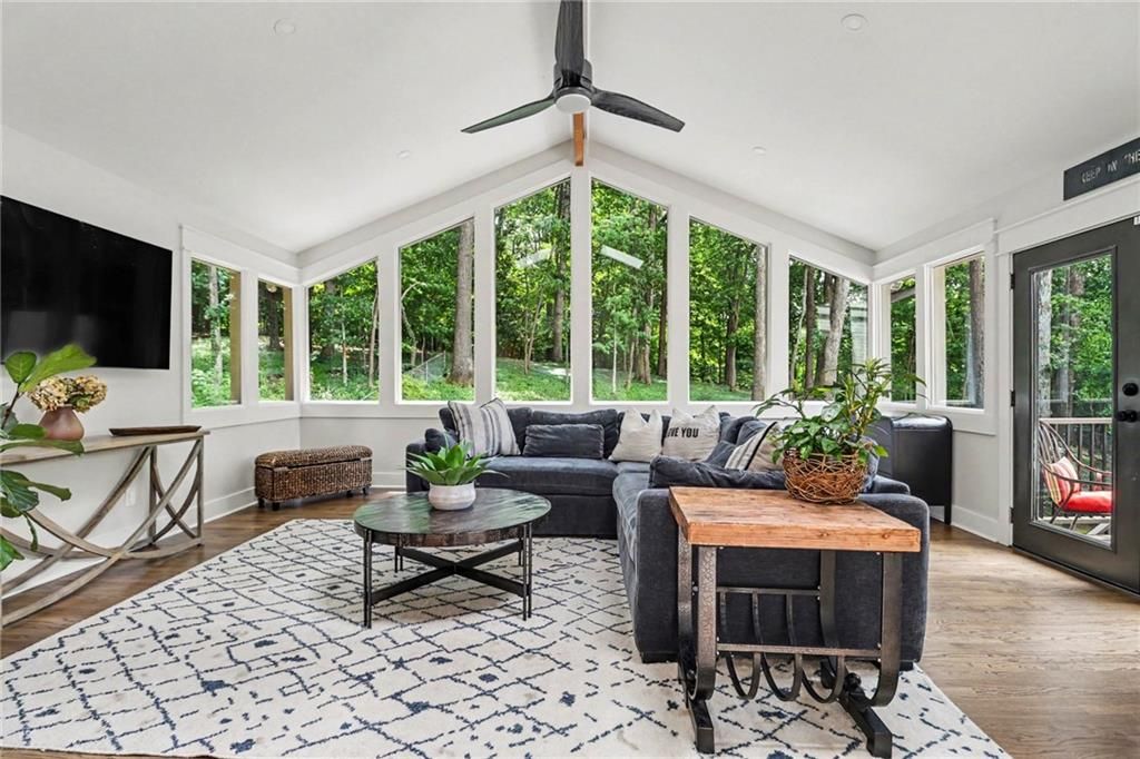 Image 16 of property listing at 1711 W Nancy Creek Drive NE, Atlanta, GA 30319