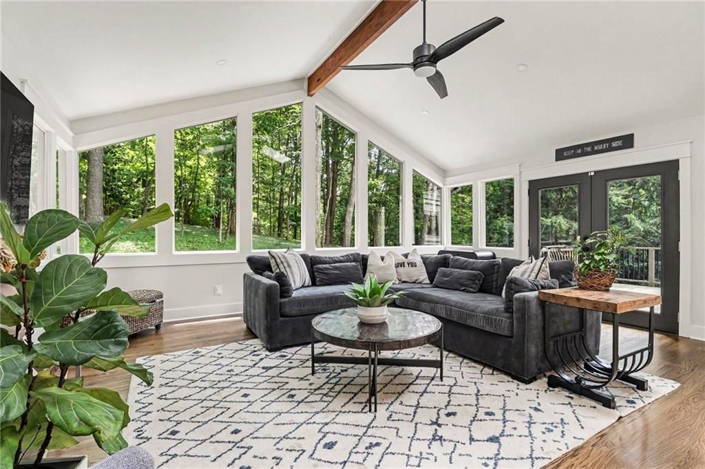 Image 18 of property listing at 1711 W Nancy Creek Drive NE, Atlanta, GA 30319