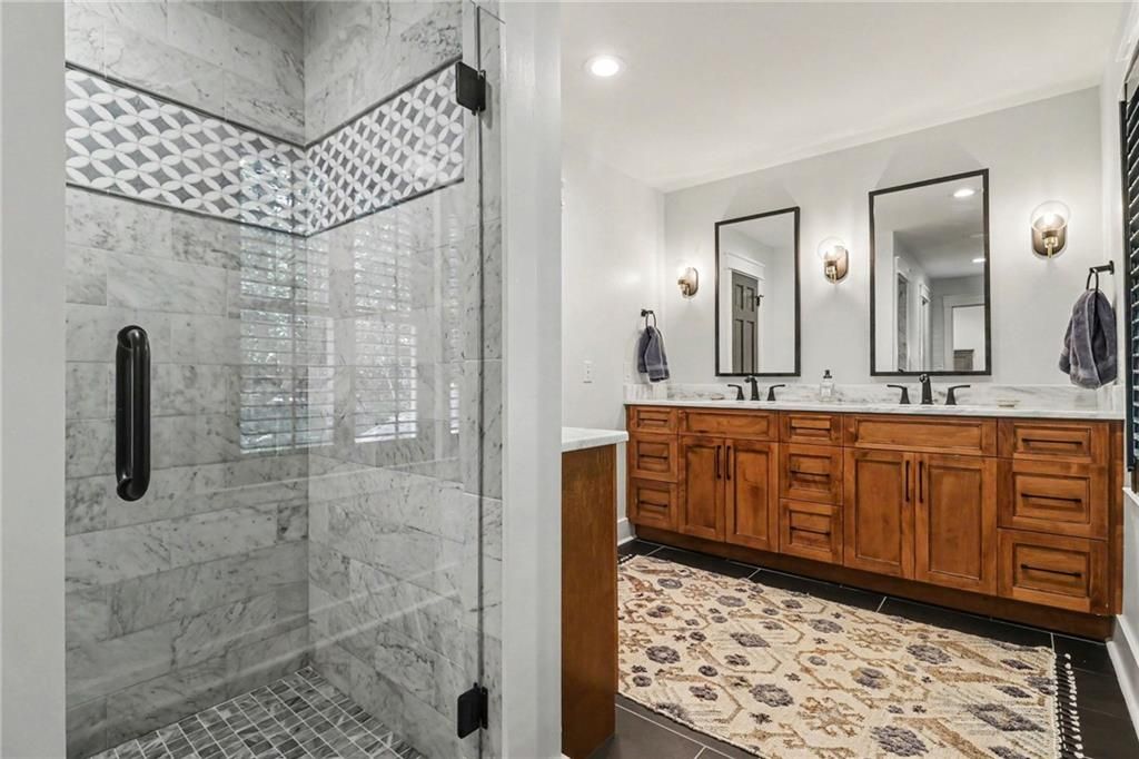 Image 21 of property listing at 1711 W Nancy Creek Drive NE, Atlanta, GA 30319