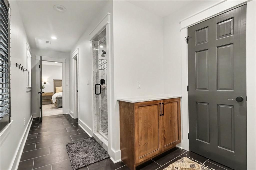 Image 22 of property listing at 1711 W Nancy Creek Drive NE, Atlanta, GA 30319