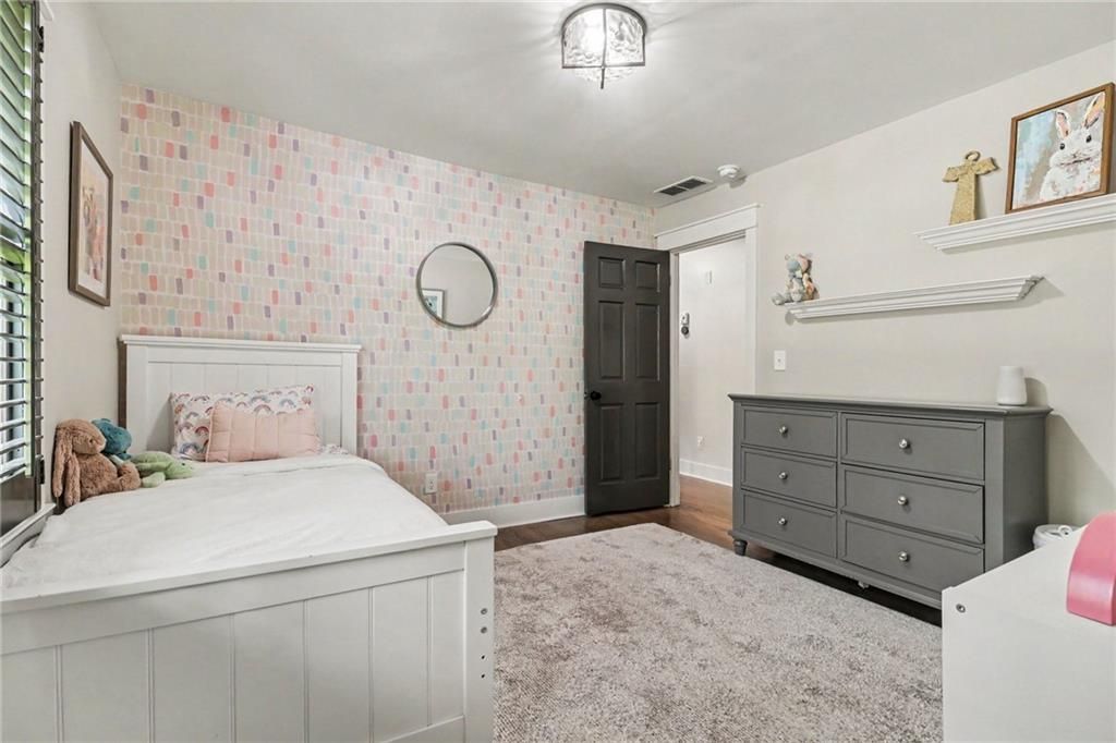 Image 24 of property listing at 1711 W Nancy Creek Drive NE, Atlanta, GA 30319