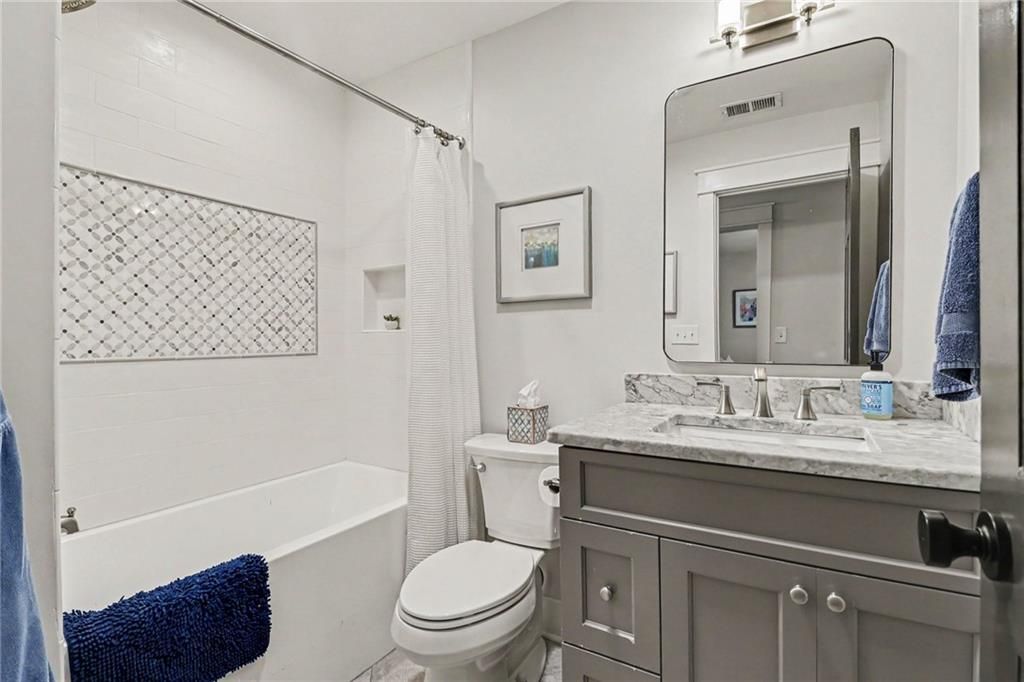 Image 25 of property listing at 1711 W Nancy Creek Drive NE, Atlanta, GA 30319