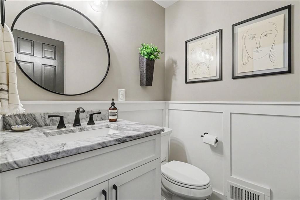 Image 28 of property listing at 1711 W Nancy Creek Drive NE, Atlanta, GA 30319