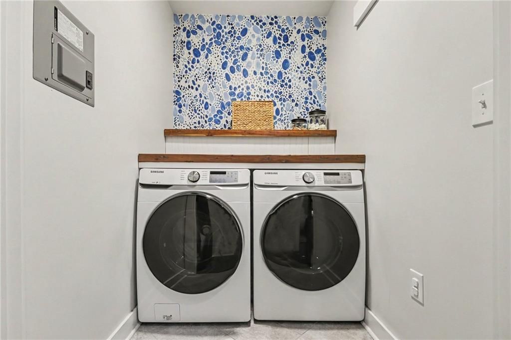 Image 29 of property listing at 1711 W Nancy Creek Drive NE, Atlanta, GA 30319
