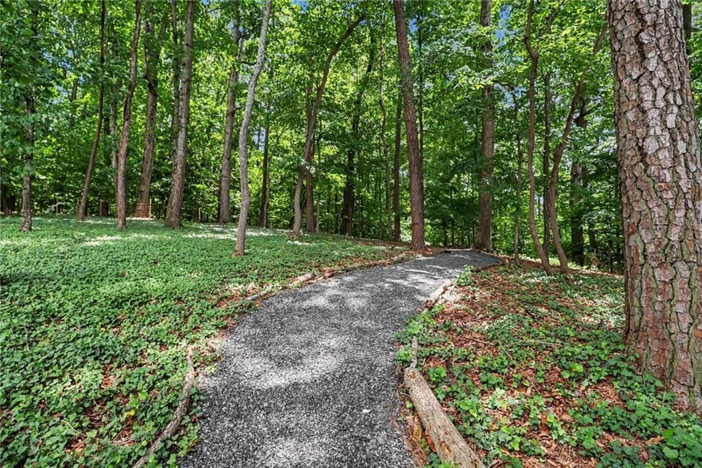 Image 40 of property listing at 1711 W Nancy Creek Drive NE, Atlanta, GA 30319