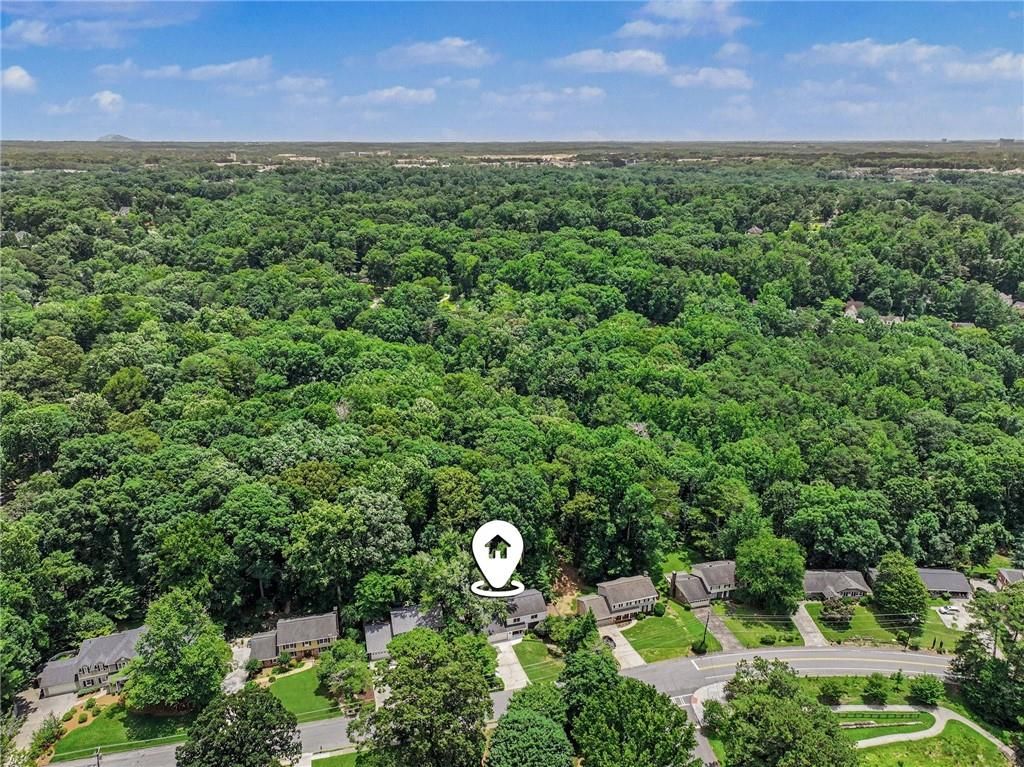 Image 45 of property listing at 1711 W Nancy Creek Drive NE, Atlanta, GA 30319