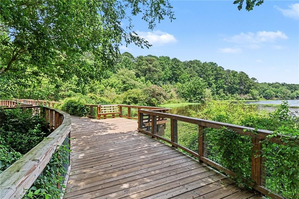 Image 48 of property listing at 1711 W Nancy Creek Drive NE, Atlanta, GA 30319