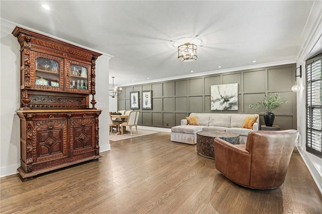 Image 5 of property listing at 1711 W Nancy Creek Drive NE, Atlanta, GA 30319