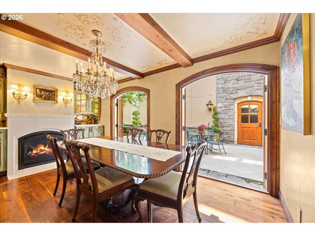 1527 LAKE FRONT Rd, Lake Oswego, OR 97034