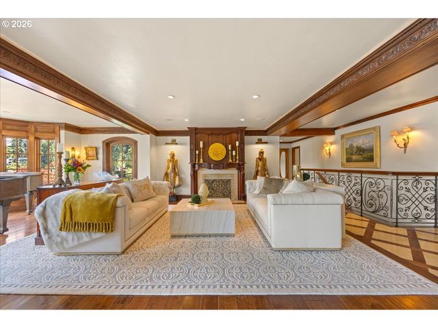 1527 LAKE FRONT Rd, Lake Oswego, OR 97034