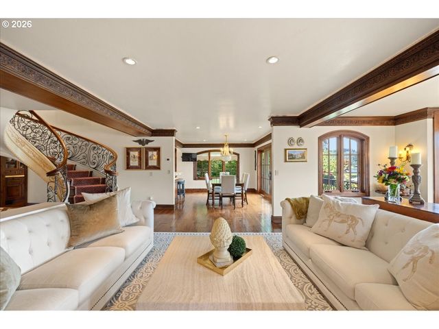 1527 LAKE FRONT Rd, Lake Oswego, OR 97034