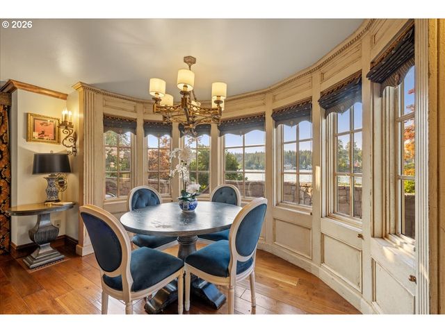 1527 LAKE FRONT Rd, Lake Oswego, OR 97034