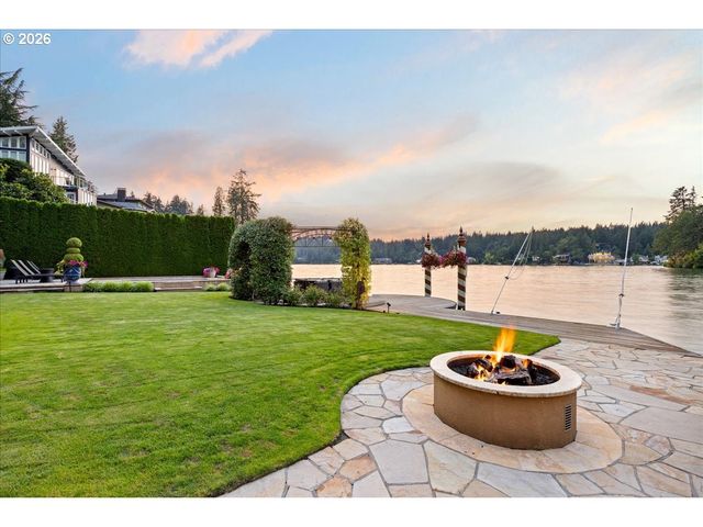 1527 LAKE FRONT Rd, Lake Oswego, OR 97034