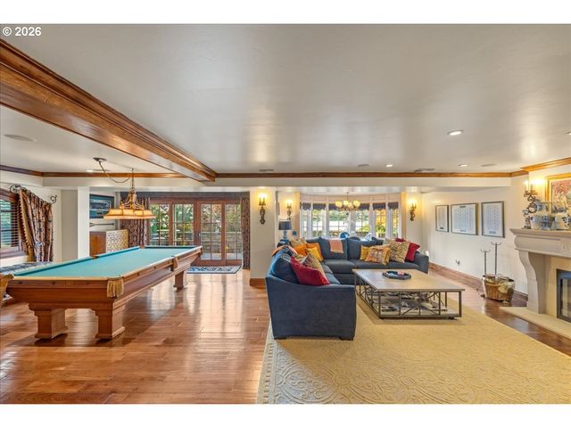 1527 LAKE FRONT Rd, Lake Oswego, OR 97034