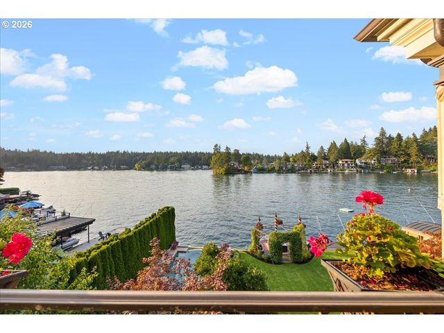 1527 LAKE FRONT Rd, Lake Oswego, OR 97034