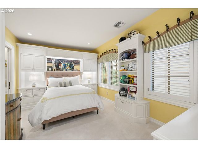 1527 LAKE FRONT Rd, Lake Oswego, OR 97034