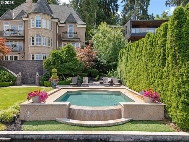 1527 LAKE FRONT Rd, Lake Oswego, OR 97034