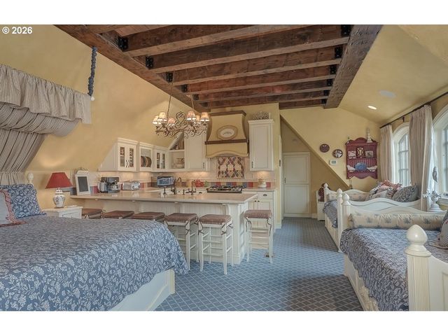 1527 LAKE FRONT Rd, Lake Oswego, OR 97034