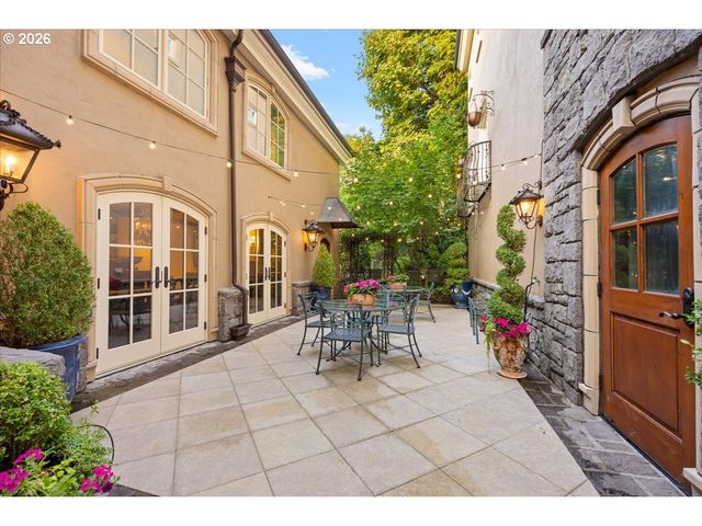 1527 LAKE FRONT Rd, Lake Oswego, OR 97034