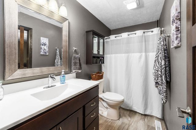 940 E Ryan Dr Drive, Tea, SD 57064