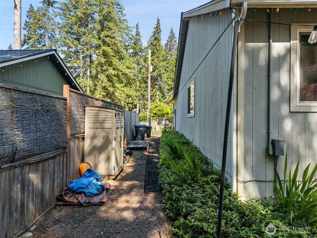 31 E Squaxin Place, Shelton, WA 98584