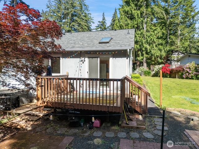 31 E Squaxin Place, Shelton, WA 98584