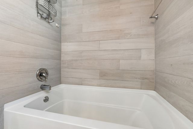 16132 Latrobe Avenue, Oak Forest, IL 60452