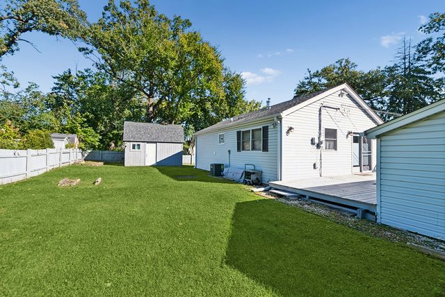 16132 Latrobe Avenue, Oak Forest, IL 60452