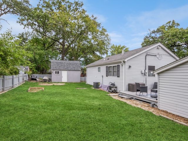 16132 Latrobe Avenue, Oak Forest, IL 60452