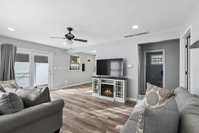 16132 Latrobe Avenue, Oak Forest, IL 60452