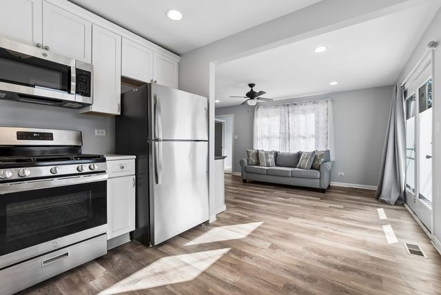 16132 Latrobe Avenue, Oak Forest, IL 60452