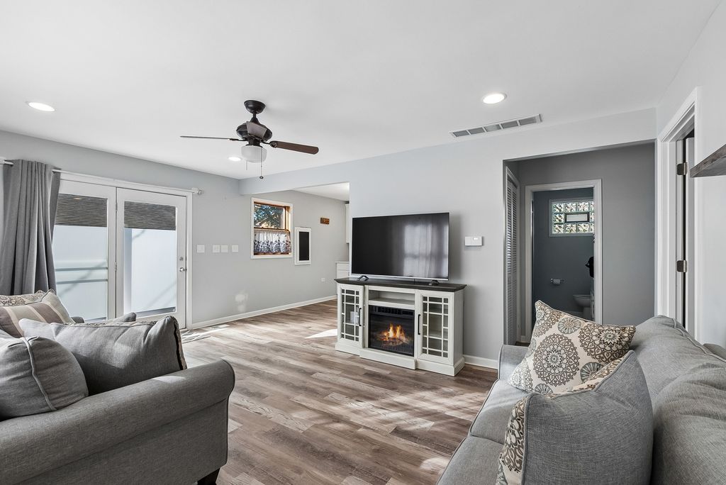 16132 Latrobe Avenue, Oak Forest, IL 60452 — photo 3