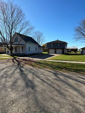 308-312 Chicago Avenue, Ladd, IL 61329