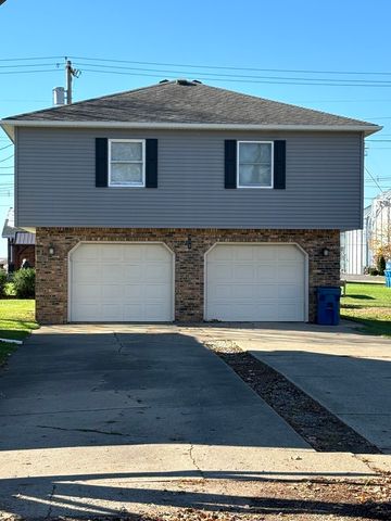 308-312 Chicago Avenue, Ladd, IL 61329