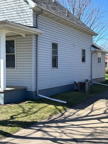 308-312 Chicago Avenue, Ladd, IL 61329