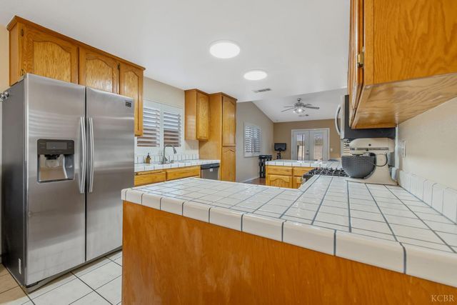 974 Cedarwood Street, Hanford, CA 93230