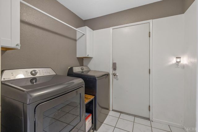 974 Cedarwood Street, Hanford, CA 93230