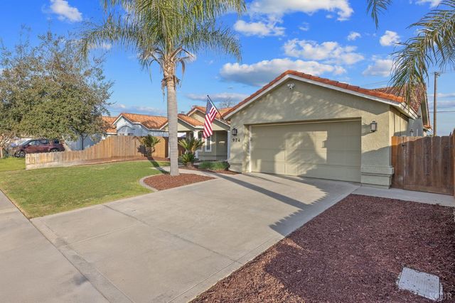 974 Cedarwood Street, Hanford, CA 93230