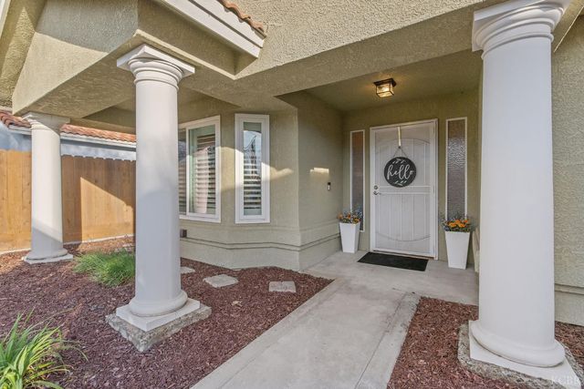 974 Cedarwood Street, Hanford, CA 93230