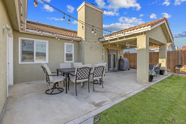 974 Cedarwood Street, Hanford, CA 93230