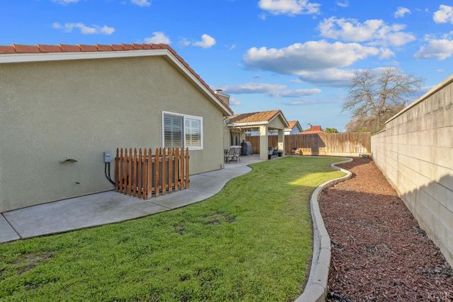 974 Cedarwood Street, Hanford, CA 93230