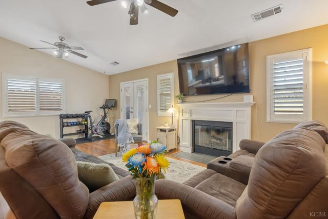 974 Cedarwood Street, Hanford, CA 93230